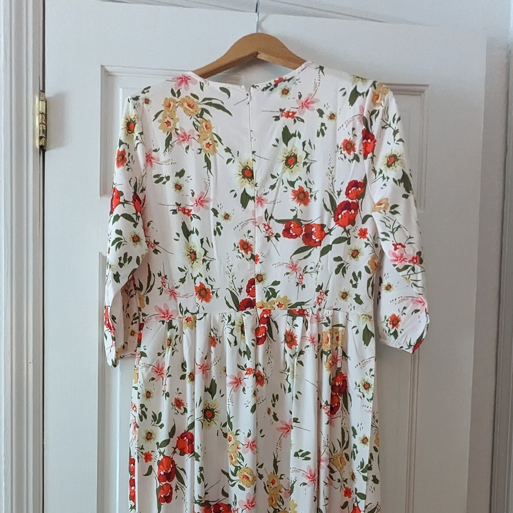 NWT White Floral maxi dress (L) - Picture 8 of 8